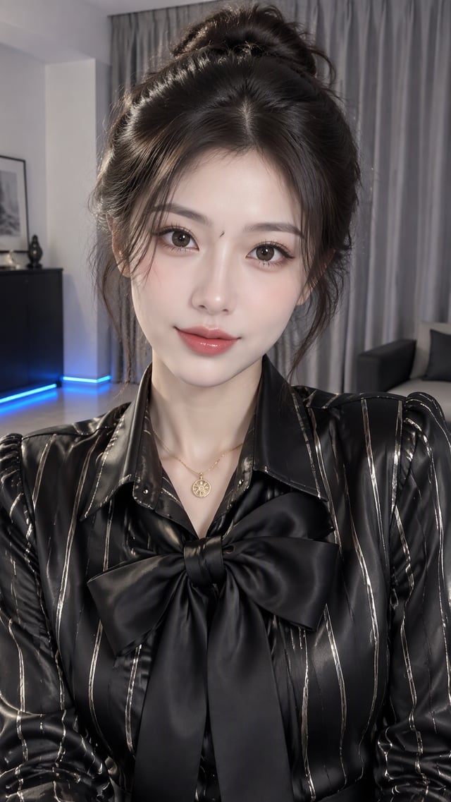 一位仪态优雅的年轻女子以竖版特写姿态入镜，面带从容神情直视镜头，乌黑秀发高高挽起，略显松散的发髻间点缀着几缕轻盈的碎发。柔和的室内正面光源均匀勾勒出她细腻的肌肤、淡雅的眼妆、润泽的双唇以及精致的金色项
